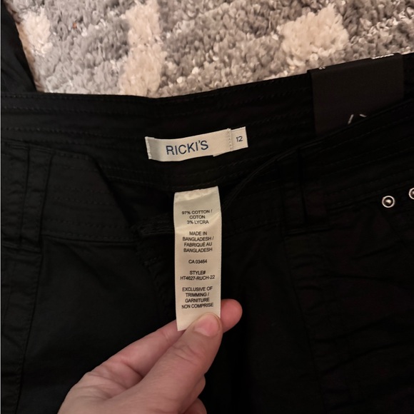 NWT Black capris - cotton and Lycra blend - Picture 3 of 6